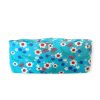 Pompband flowers on blue